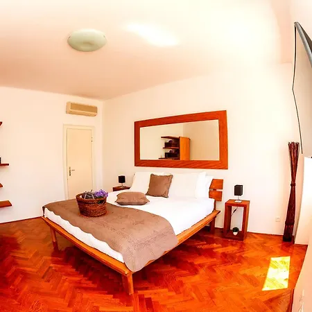 Luxury Collection Centre Apartment